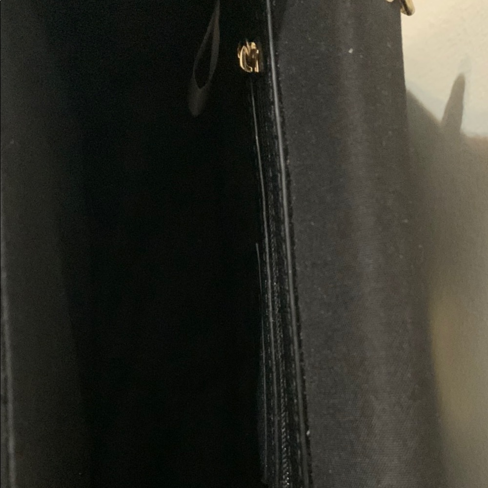 Elegant Black Quilted Chain Bag - Picture 5 of 6